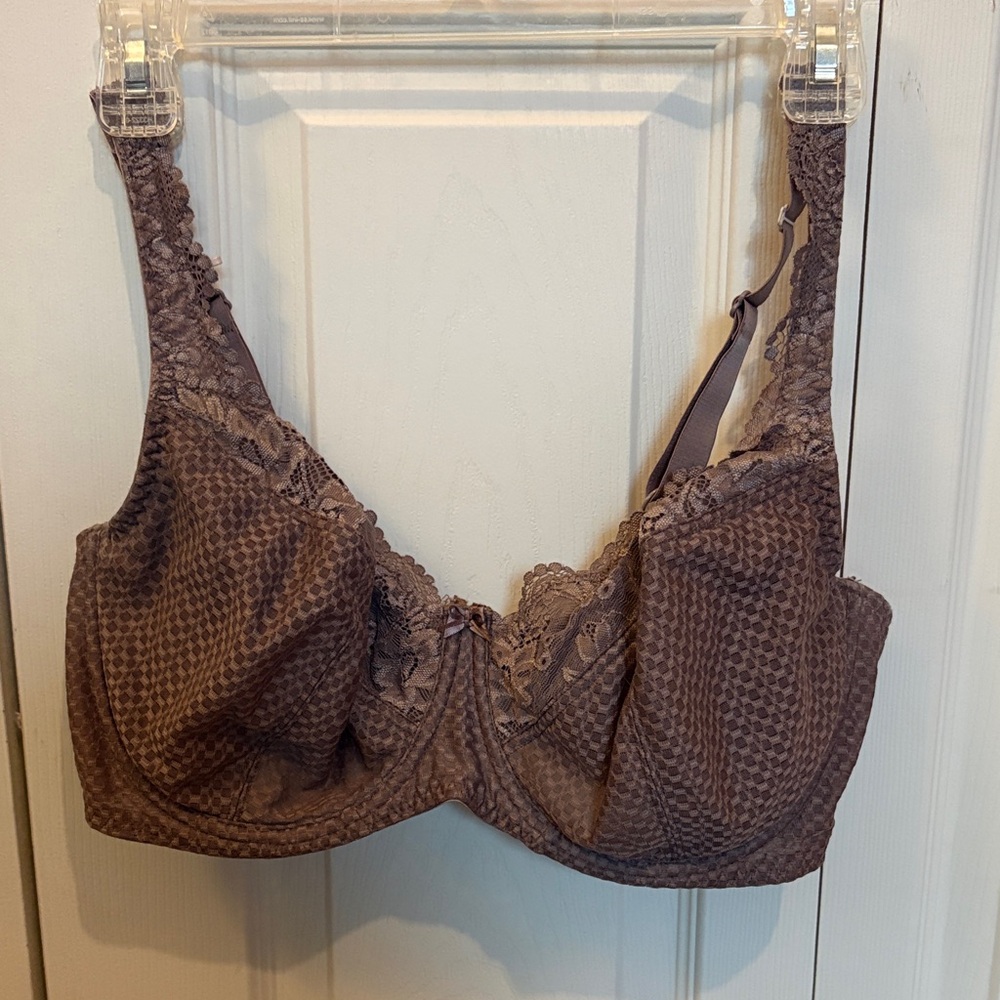 Fit Fully Yours Serena Lace Underwire Bra in taupe